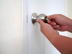 Reliable locksmith near me attending a property in South Kensington