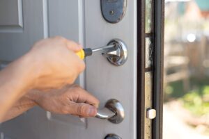 Emergency locksmith attending a callout in Pimlico and Belgravia