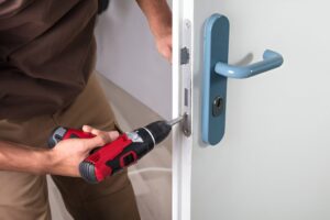 Fast locksmith extracting a broken key in Pimlico and Belgravia