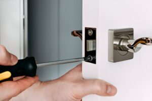 24 hour locksmith attending an overnight lockout in Pimlico and Belgravia