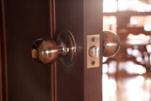24 hour locksmith responding to an emergency in Chelsea and Belgravia